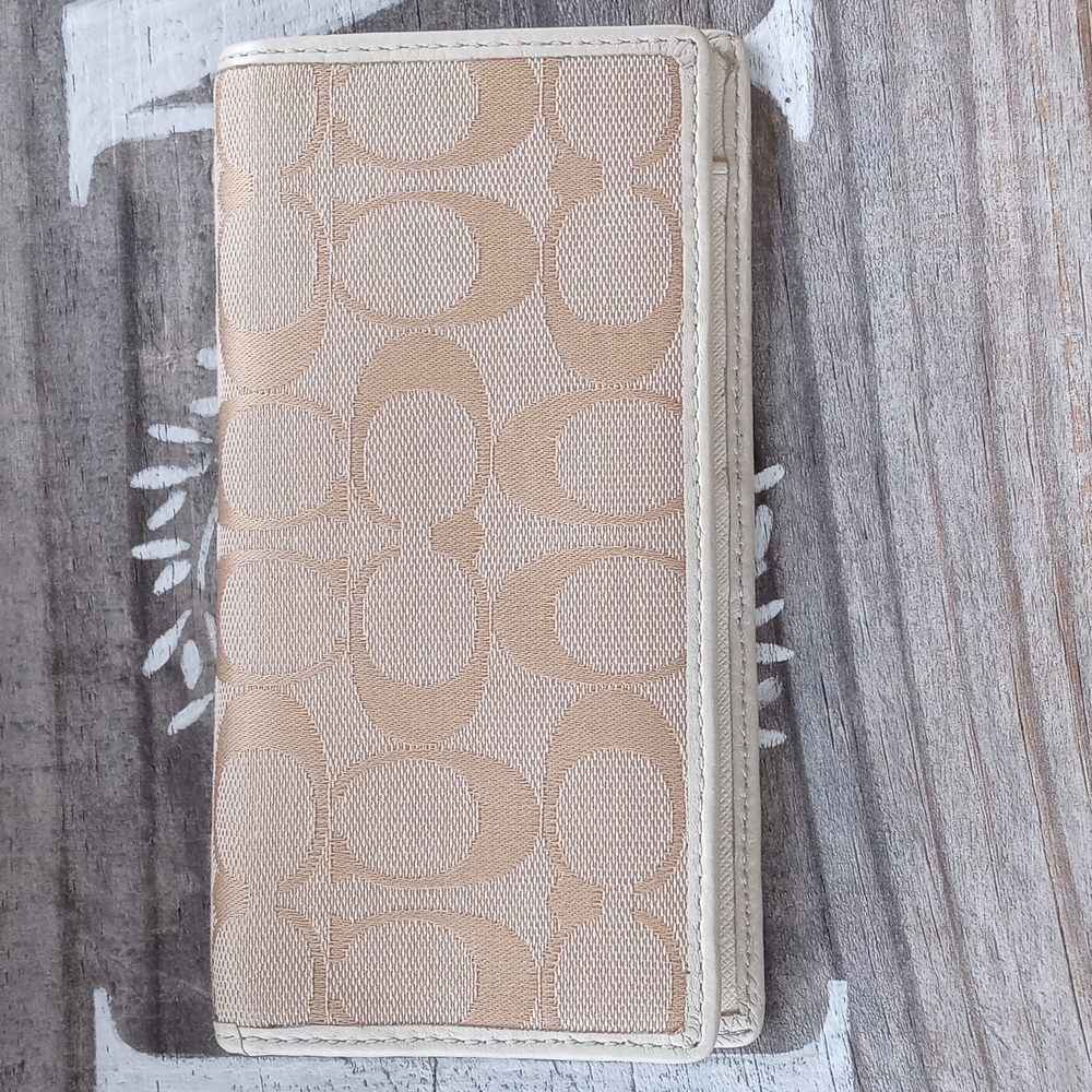 COACH C PRINT CHECK BOOK COVER